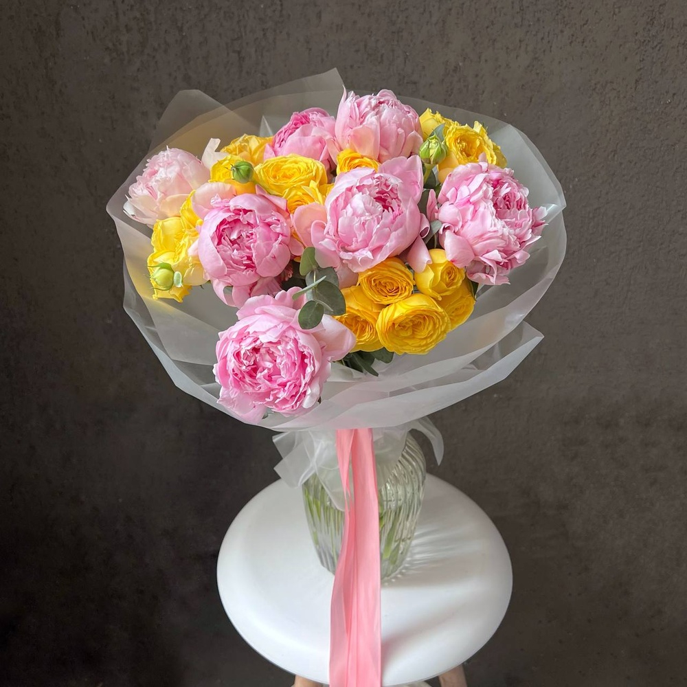 Авторский букет «Пинк-Спрингс» розовые пионы и кустовая роза/ Цветы/ букет от RoseMarkt