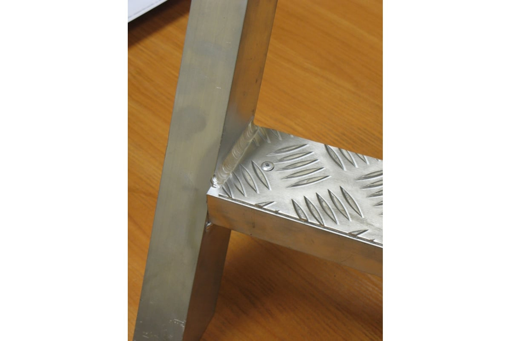 Лестница приставная с широкими ступенями MEGAL - ЛПШ - 4,5 (тип 1)