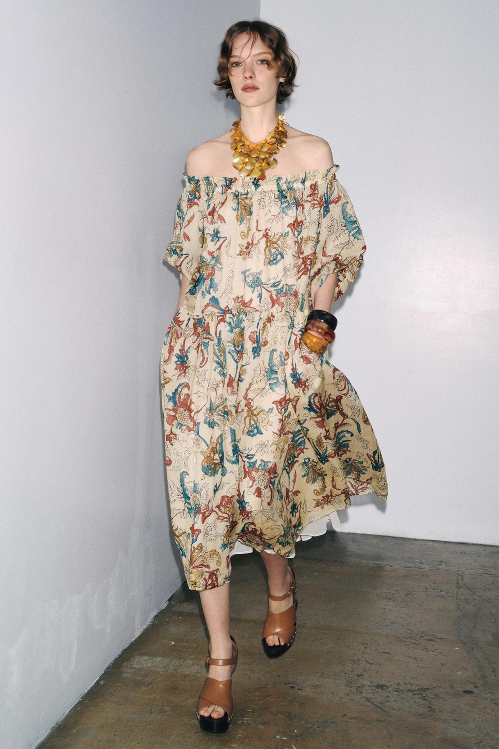 ZARA ПЛАТЬЕ ИЗ РАМИ С ПРИНТОМ — ZW COLLECTION, ПЕСОЧНЫЙ