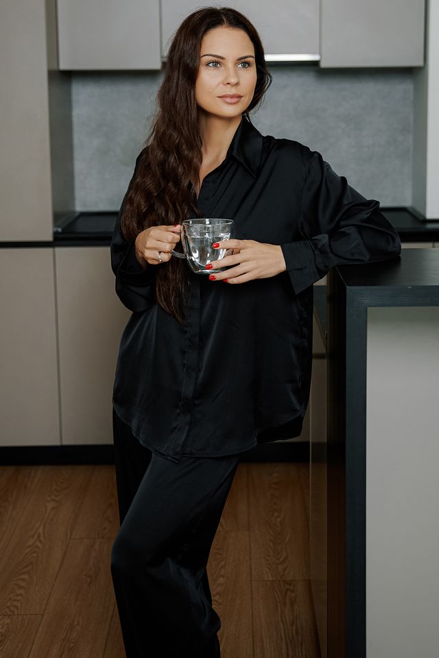 Пижама брюки и рубашка черного цвета