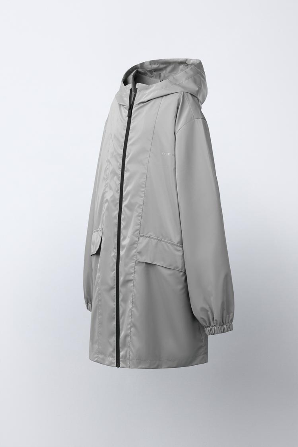 ZARA ПРОРЕЗИНЕННАЯ КУРТКА С КАПЮШОНОМ WATER REPELLENT, СЕРЕБРИТСЫЙ