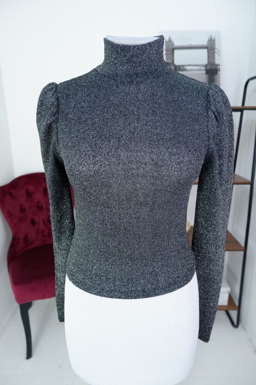 Блузка блестящая для стильного образа 42 размер