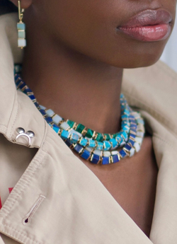 Колье "КУБ" cacholong