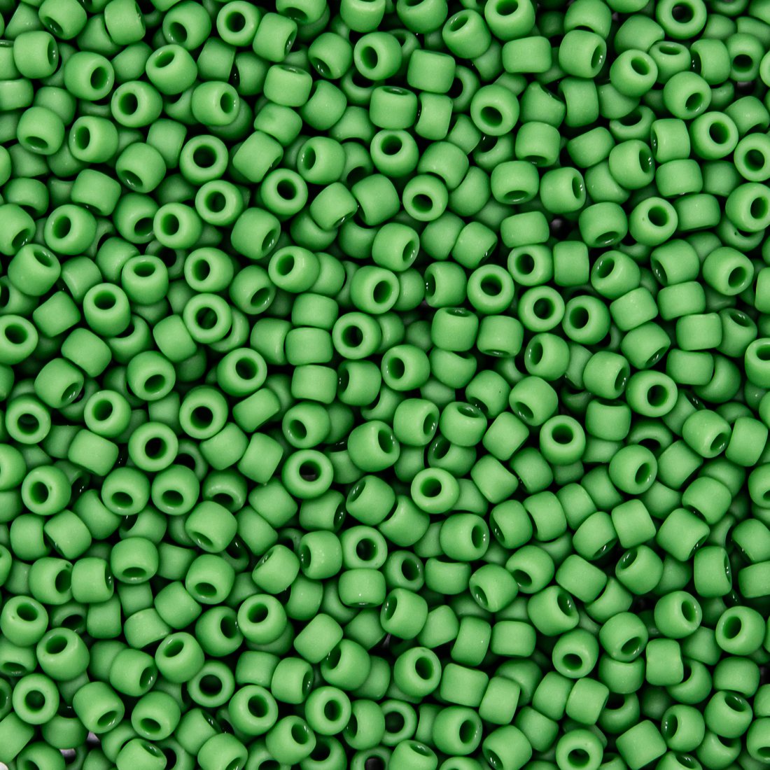 Японский бисер TOHO Round 11/0 (№47F), непрозрачный матовый