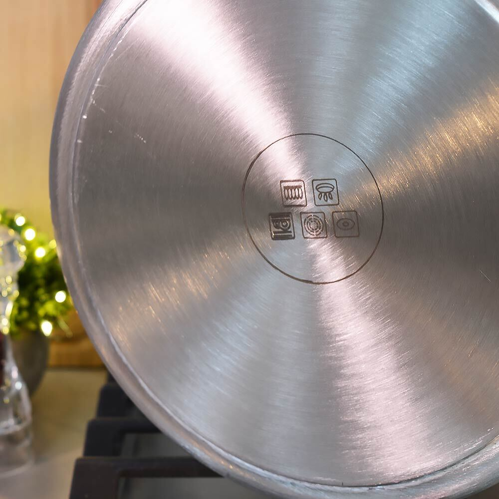 Кастрюля 10л, нерж.сталь, d=25см, h=21см, тройное дно, индукция, мерная шкала, "PROFESSIONAL" Luxaro