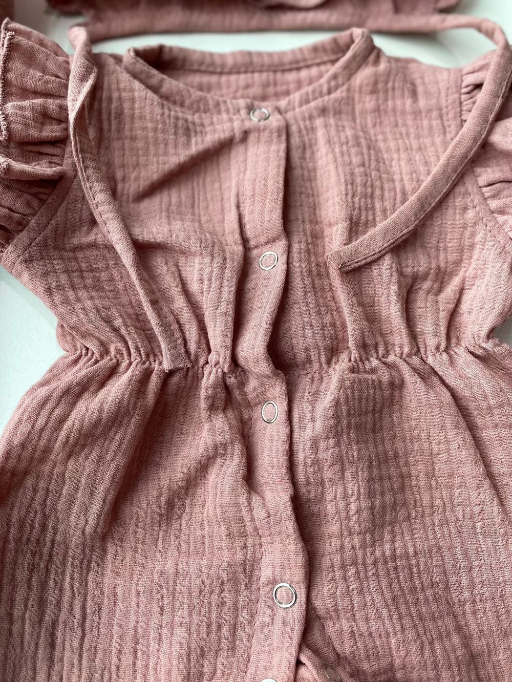 Муслиновый комплект на выписку лето "With Love Платье" 4 пр. (Одеяло, пояс, платье, шапочка) (Цвет: Серый)