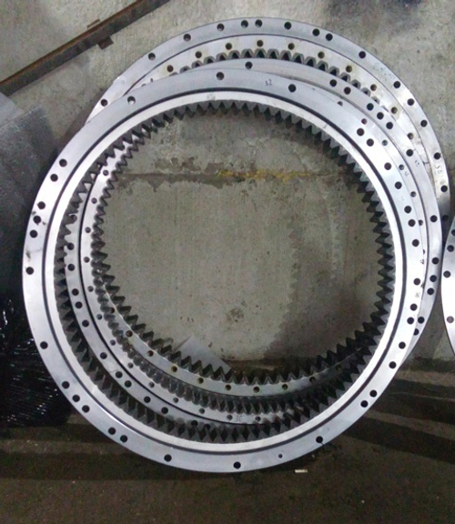 Поворотный круг Komatsu PC130-7