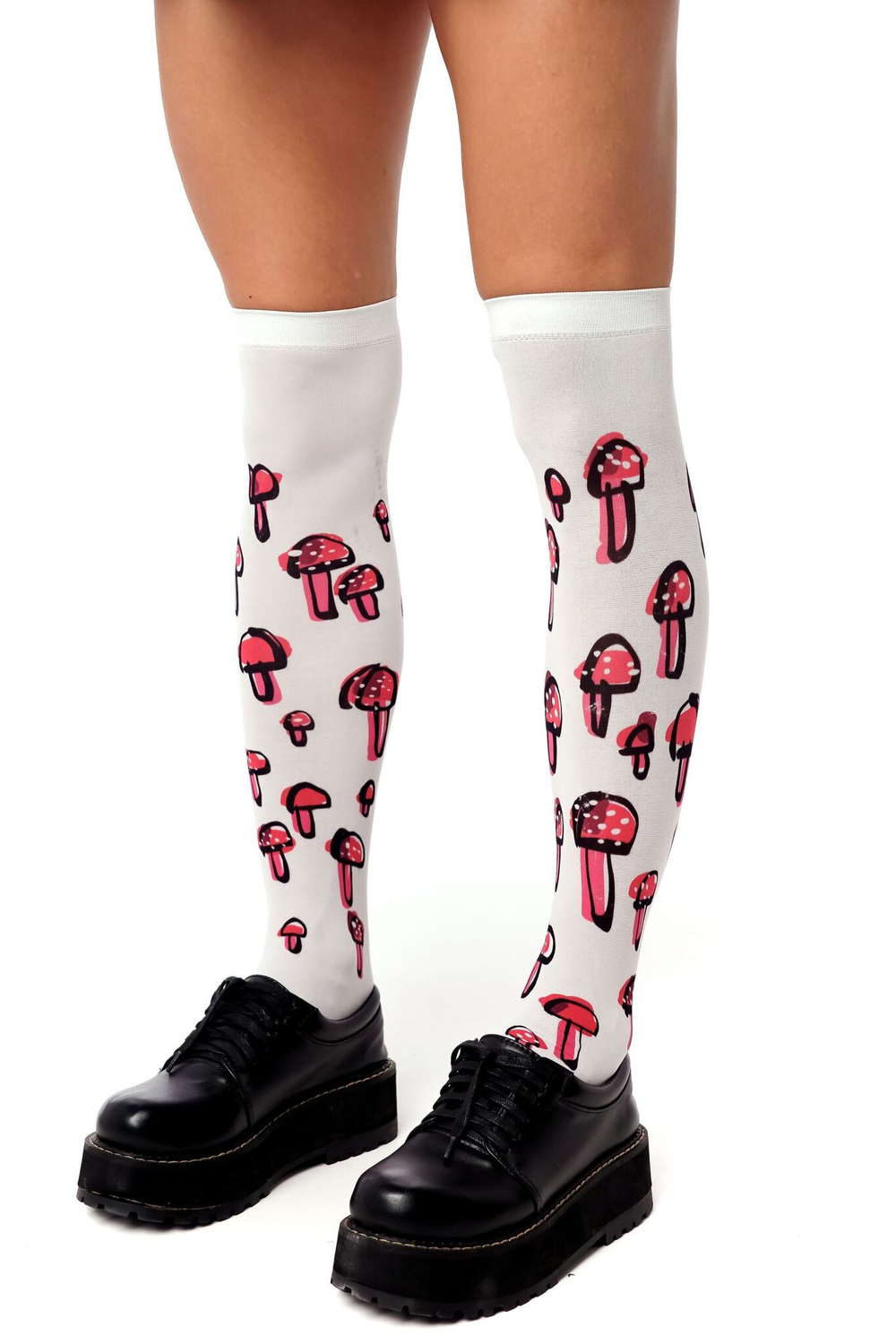 Белые гольфы с принтом в виде грибов (Цвет: белый)