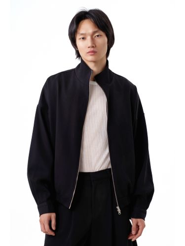 Черная куртка-ветровка на молнии Votus