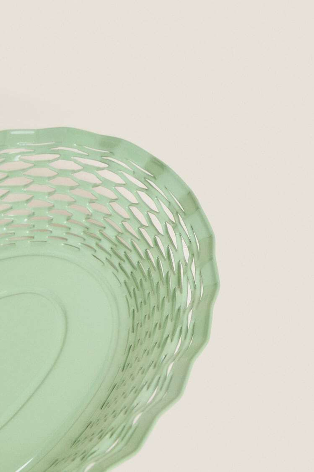 ZARA HOME МЕТАЛЛИЧЕСКАЯ ЧАША С АЖУРНЫМ КРАЕМ, МЯГКИЙ ЗЕЛЕНЫЙ