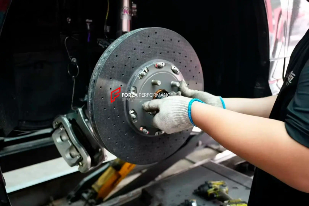 КАРБОН КЕРАМИЧЕСКАЯ УСИЛЕННАЯ ТОРМОЗНАЯ СИСТЕМА ДЛЯ TOYOTA ALPHARD 40 SERIES 2023+ Тойота