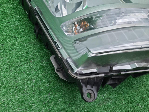 Фара правая Volvo FH 4 (2013-н.в.) галоген