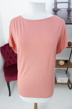 Футболка Ostin из вискозы однотонная 48 размер