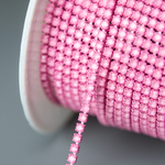 Матовая стразовая цепь, 2мм, розовый кристалл в розовых цапах