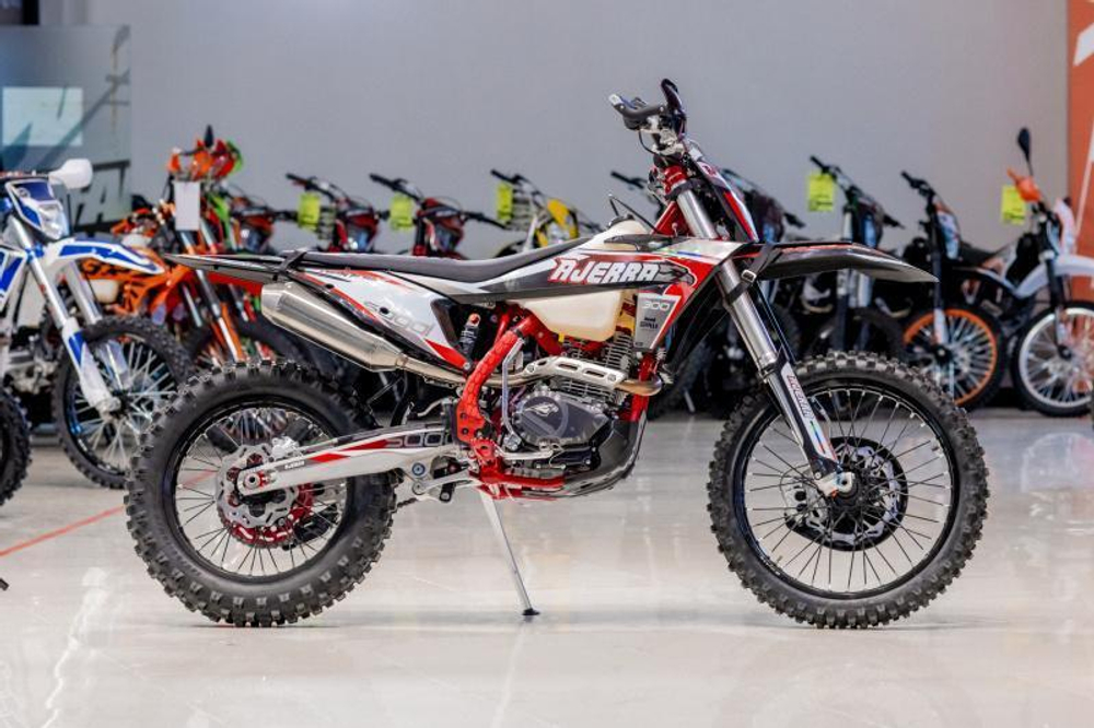 Мотоцикл кроссовый Ajerra SAGAI SS K9 CB300RL (4 клапана)  Red 21/18