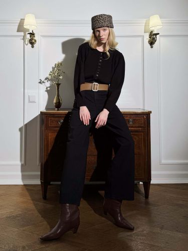 Черные хлопковые джинсы с заклепками