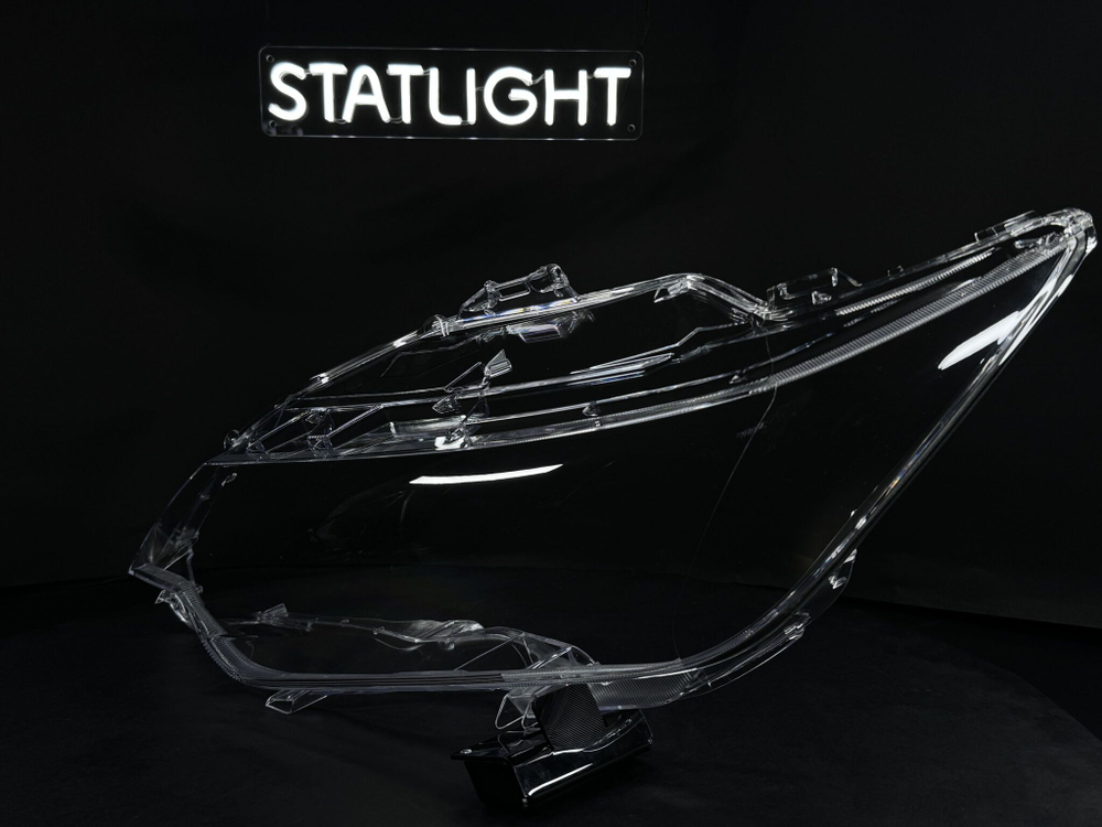 Левое стекло фары Toyota Camry V55 2014-2017