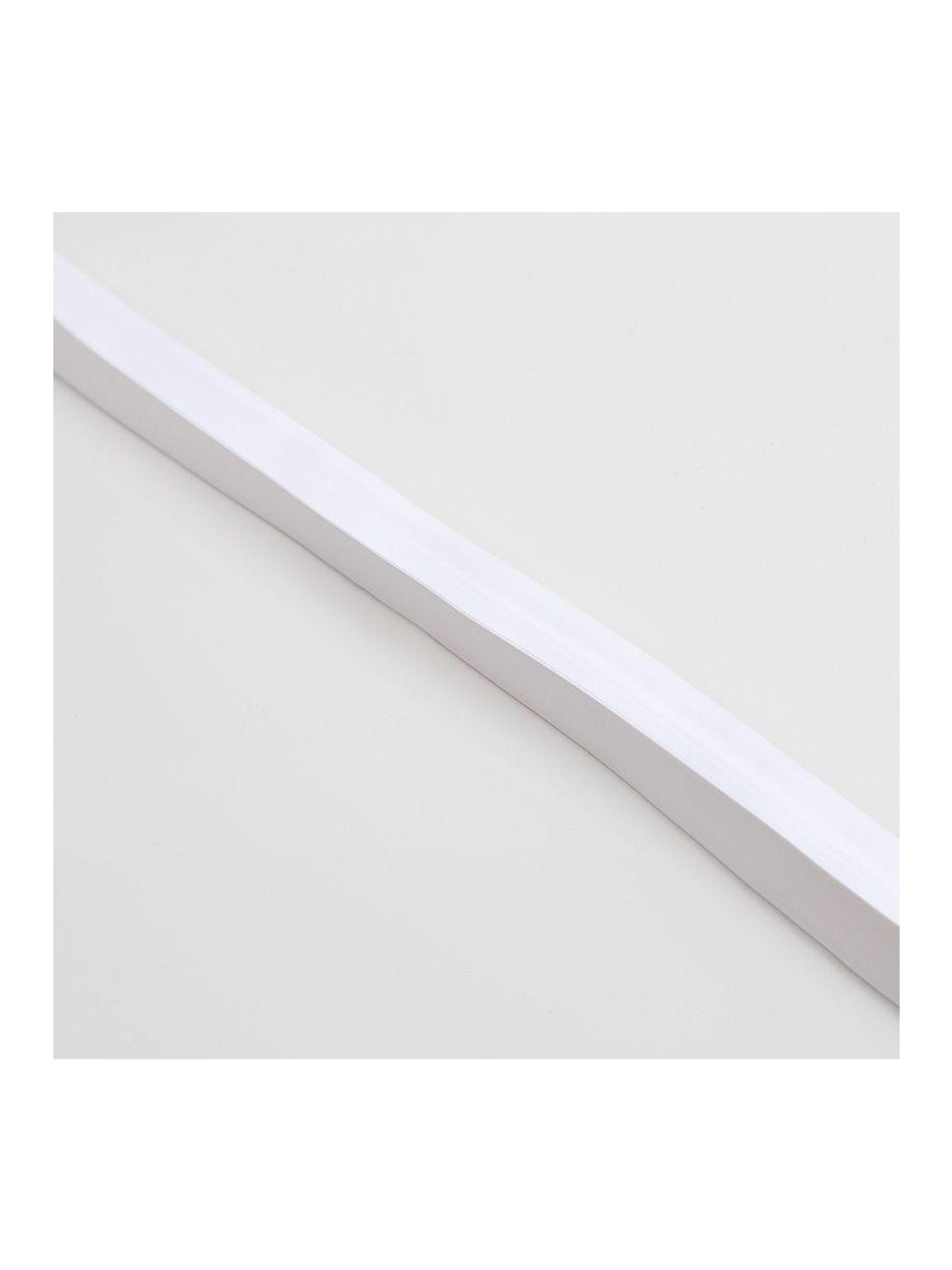 Шнур светодиодный SMD 20м 8х16мм 120LED/м бел. 6.5Вт IP65 односторонний гибкий неон Neon-Night 131-007