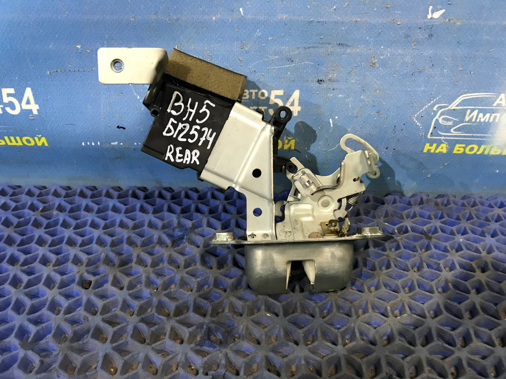 Замок багажника SUBARU LEGACY 1998-2003