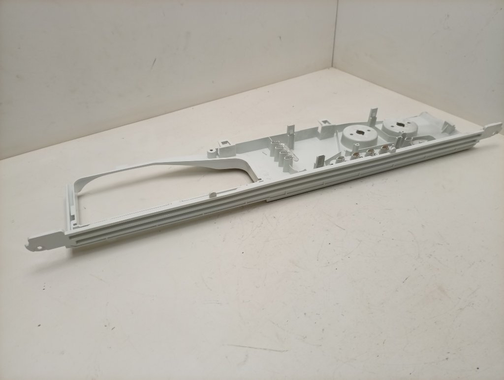 WISL82 кт57 Лицевая панель для стиральной машины Indesit 250003499 б/у