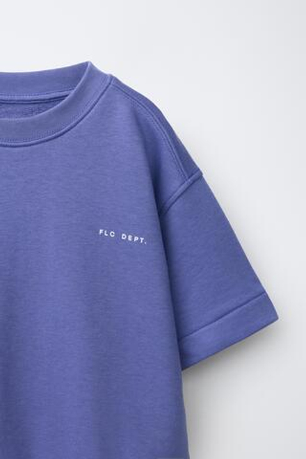ZARA ТОЛСТОВКА С КОРОТКИМИ РУКАВАМИ И РЕЛЬЕФНОЙ НАДПИСЬЮ, ЦВЕТ МАЛЬВЫ