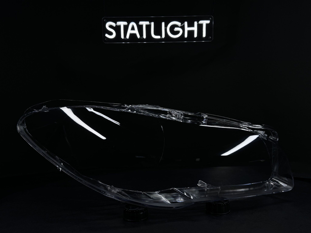 Правое стекло фары BMW F10/18 2011-2016