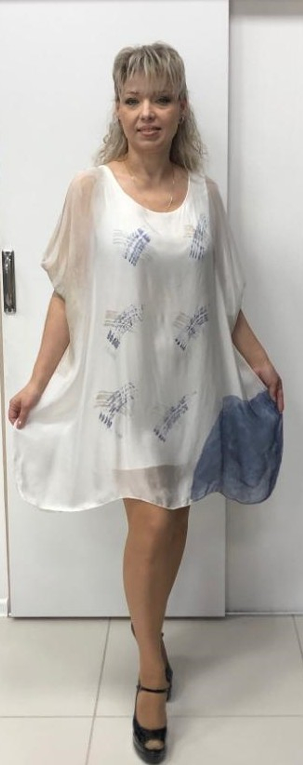 Белая двойная туника-пончо со светло-синей вставкой