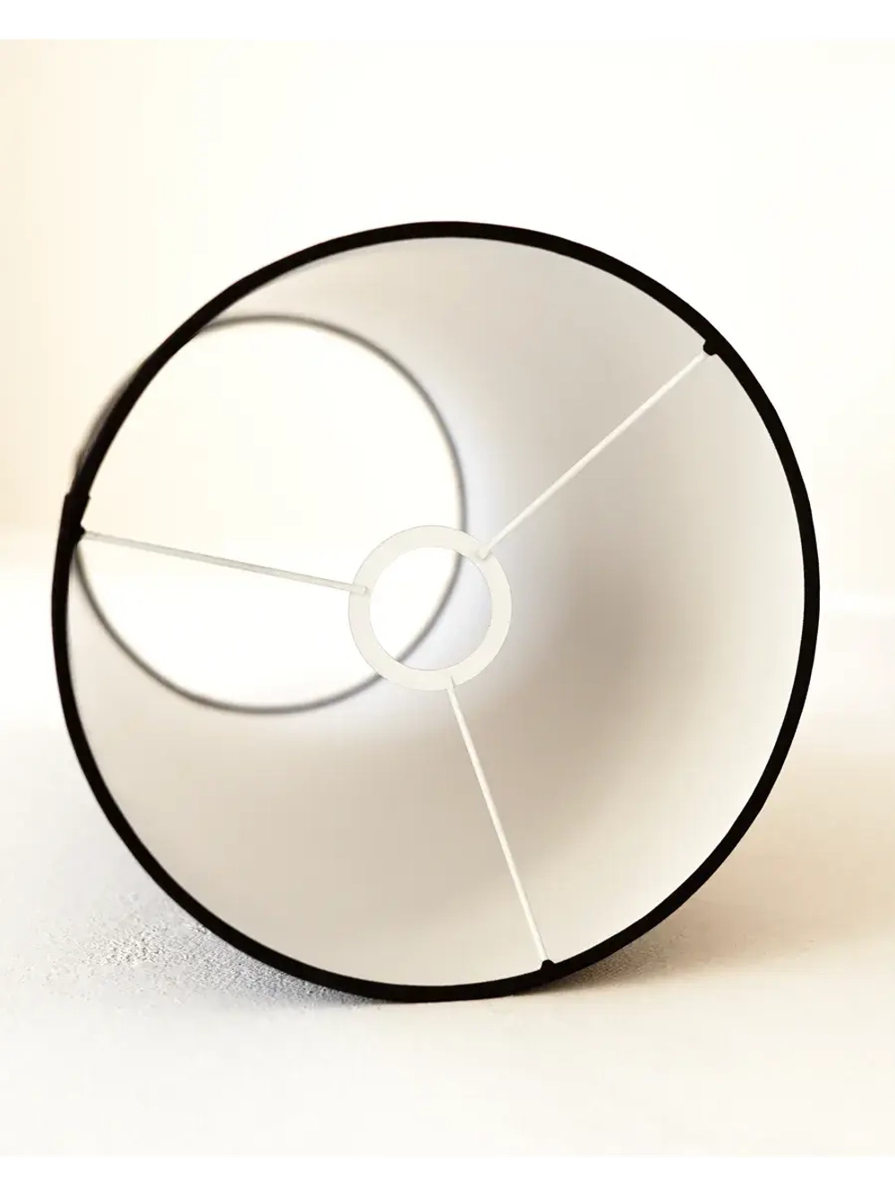 Торшер напольный с абажуром в гостиную современный