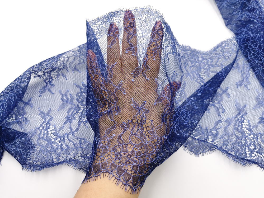 Кружево шантильи, с ресничками, 22 см, темно-синее с кордовой нитью в цвете ультрамарин, купон, SK-2501