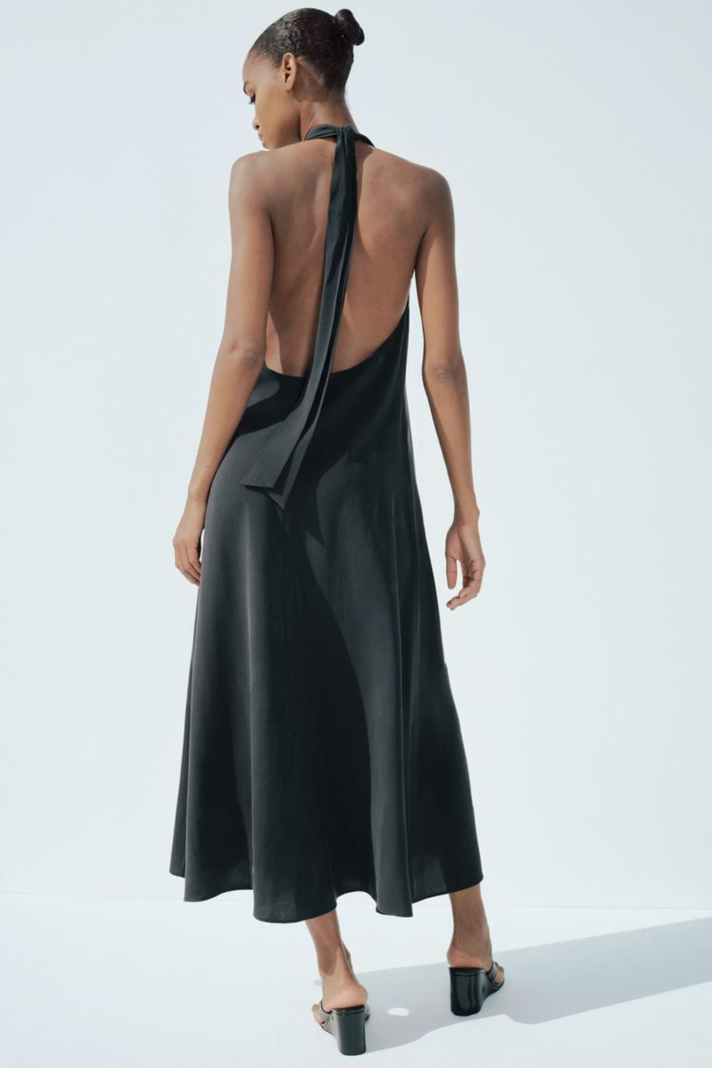 ZARA ПЛАТЬЕ МИДИ С ГОРЛОВИНОЙ ХАЛТЕР И ЗАВЯЗКАМИ, ЧЕРНЫЙ