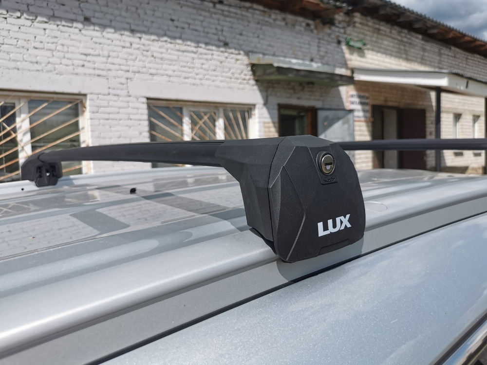 Багажник Lux Scout чёрный на низкие рейлинги