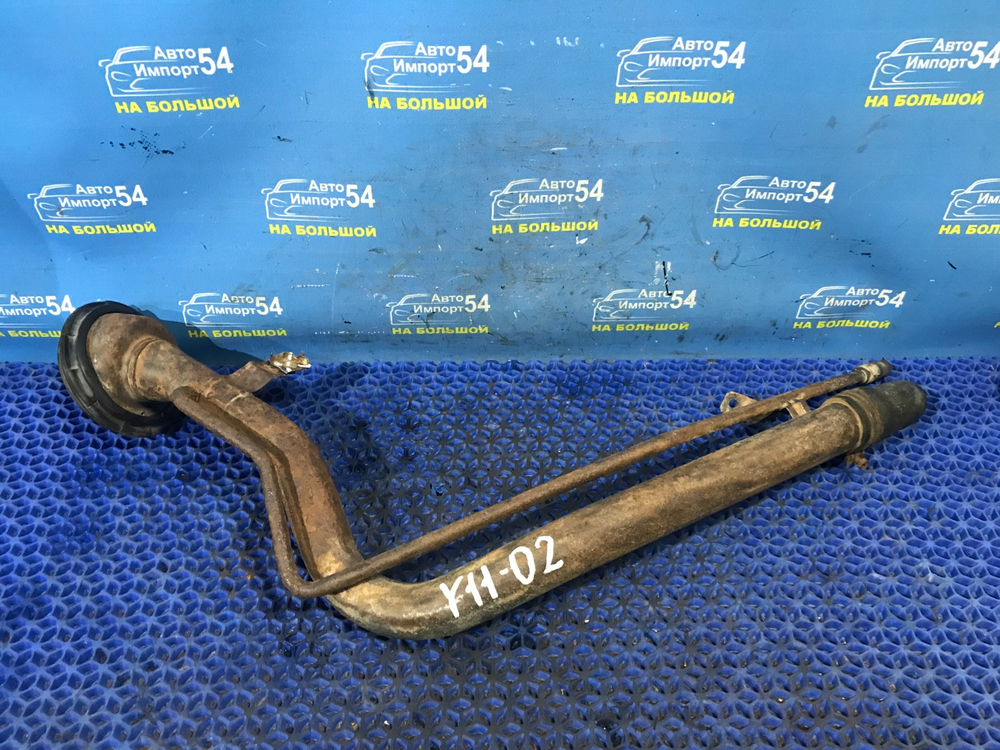 Горловина топливного бака NISSAN AD 1999