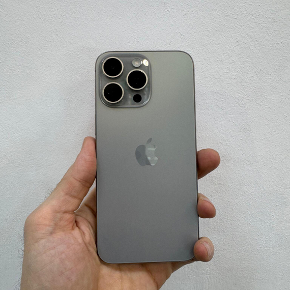 Apple iPhone 15 Pro Max 256GB 89% АКБ без ремонта без вскрытия (полный комплект)