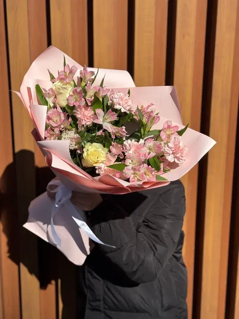 Букет цветов  Клубничный Чизкейк