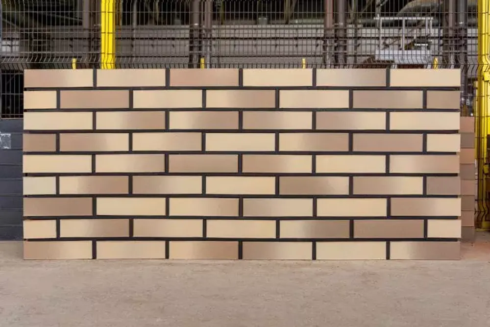 Кирпич керамический Flash Latte Premium 1НФ М175 (480шт) "КРАСНАЯ ГВАРДИЯ"