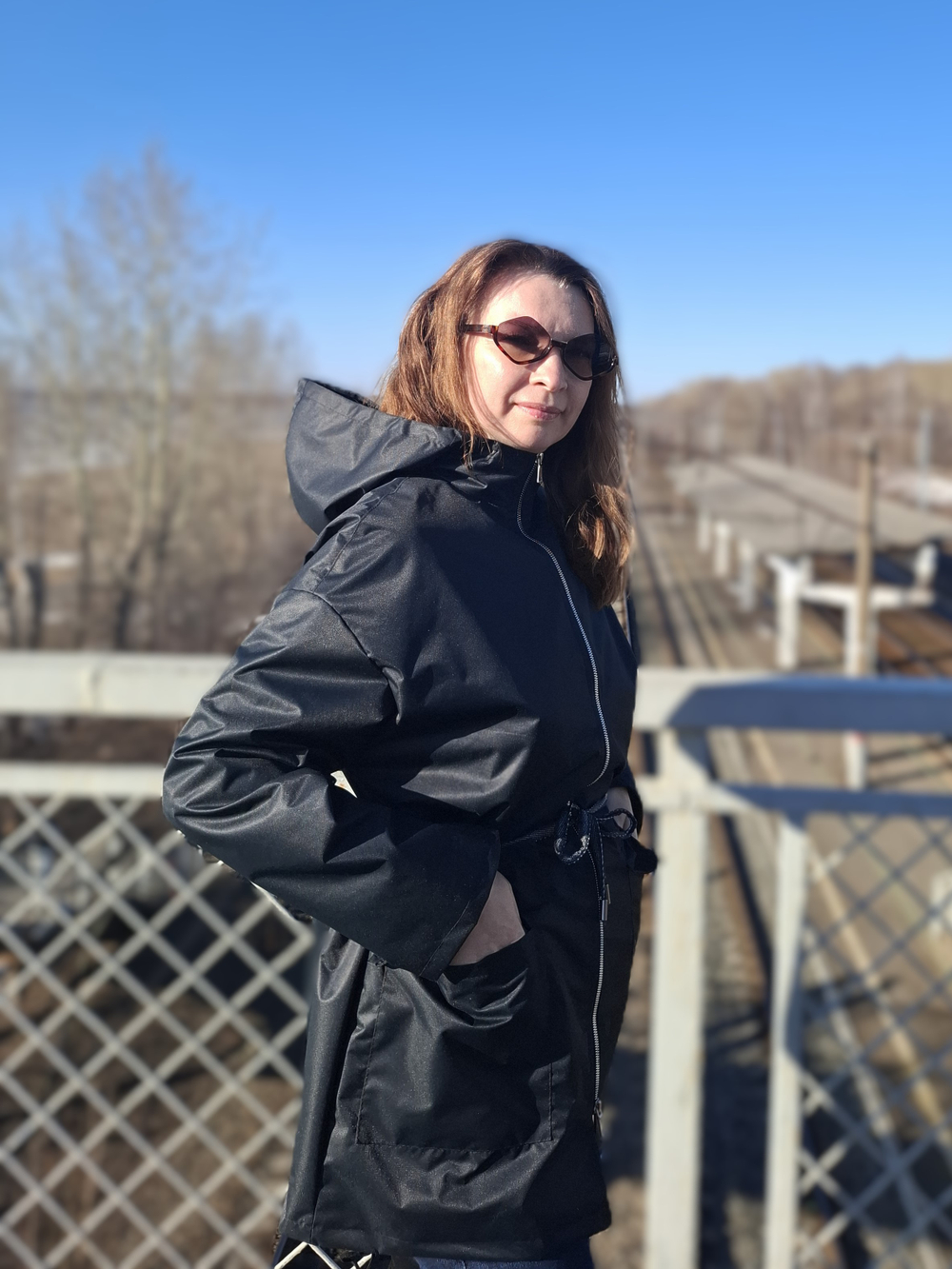 Куртка-ветровка Деми женская, цвет черный