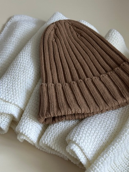 Шапка с отворотом (карамельный)