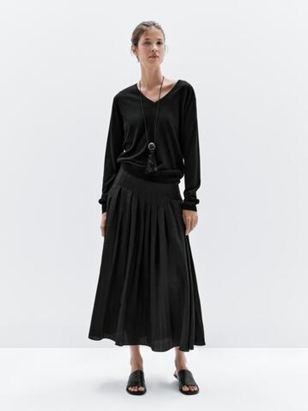 Massimo Dutti Свитер из смесовой шерсти с V-образным вырезом, черный