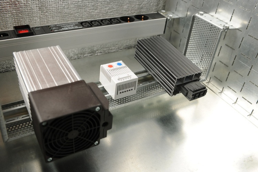 Шкаф настенный 19", 12U ЦМО ШТВ-Н-12.6.3-4ААА