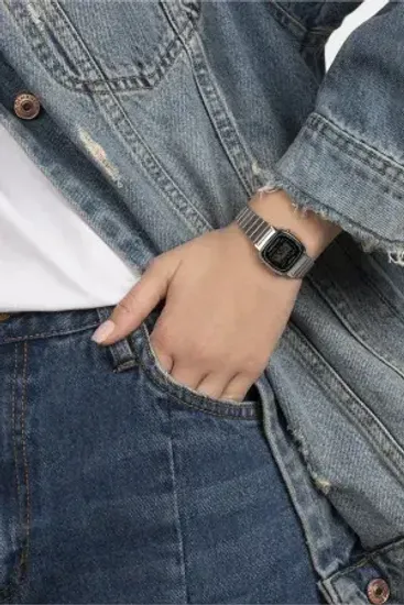 Наручные часы Casio Vintage LA670WEA-1EF