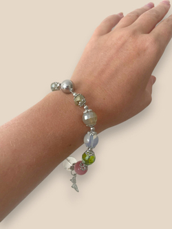 Браслет из бусин с магнитной застежкой