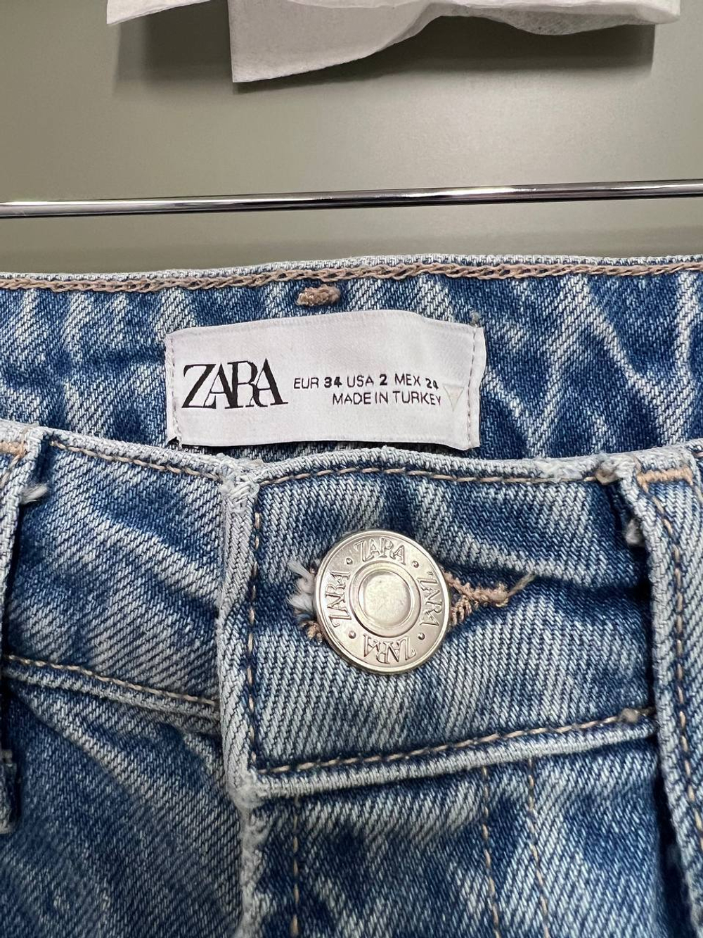 Джинсы Zara