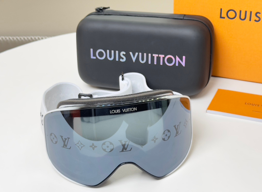 Louis Vuitton Snow Mask (2 colors)