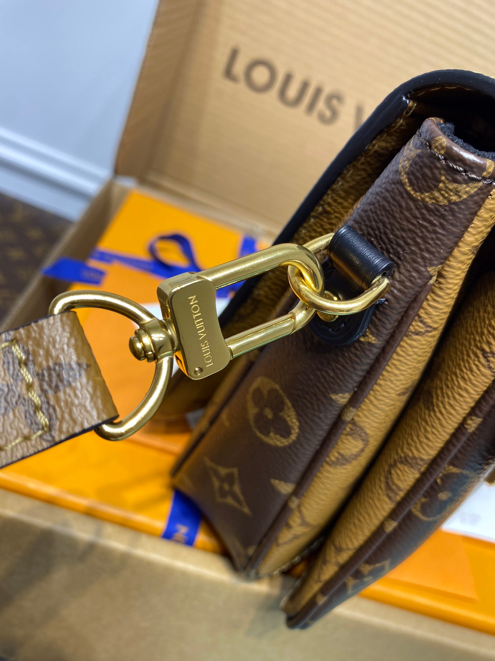 Louis Vuitton Pochette Metis