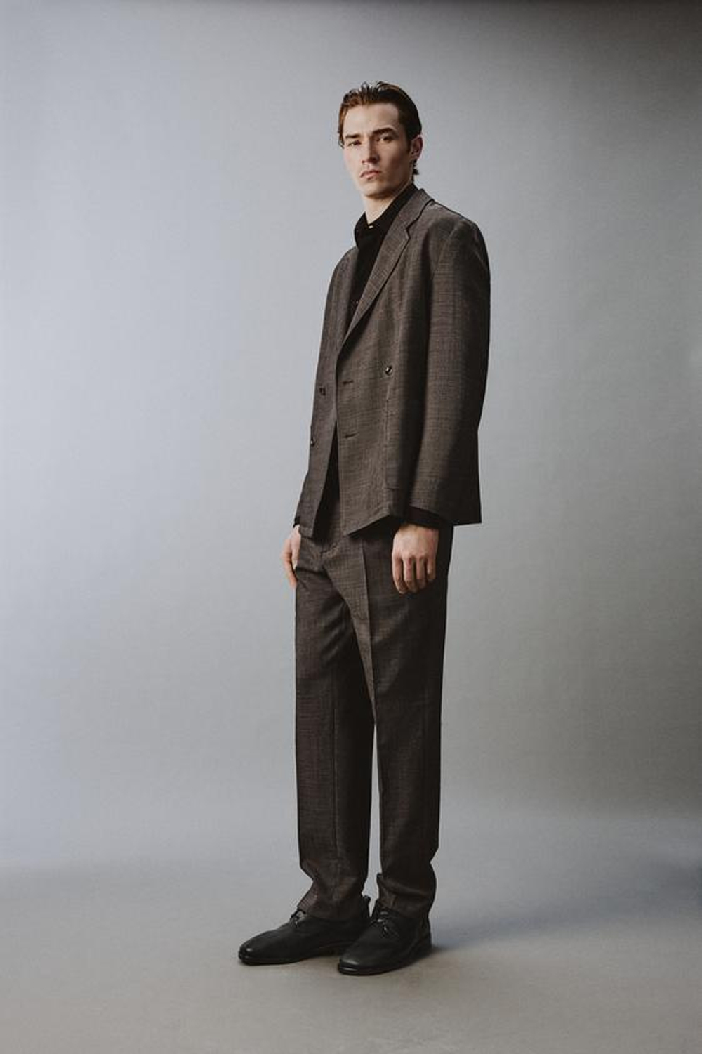 ZARA КОСТЮМНЫЕ БРЮКИ ИЗ 100% ШЕРСТИ СО СКЛАДКАМИ, КОРИЧНЕВЫЙ