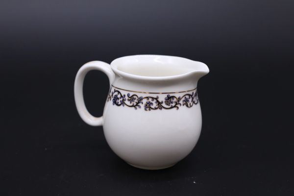 Сливник с каймой, фарфор, 180мл