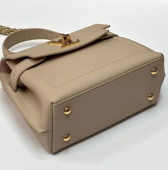 Сумка Louis Vuitton Lockme Ever Mini серо-бежевый