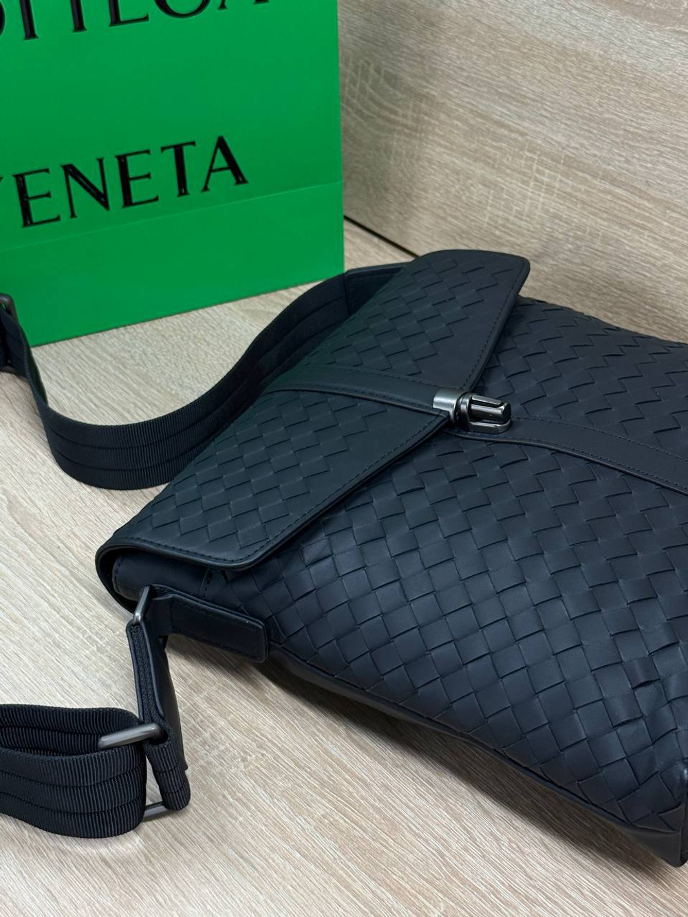 Сумка-мессенджер Bottega Veneta