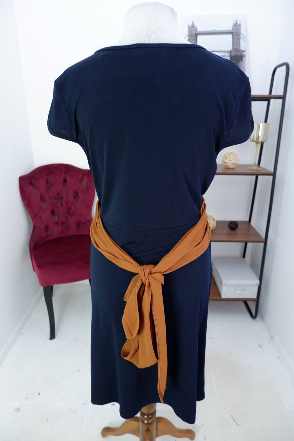 Платье Adilisik с акцентным поясом, маркировка L, визуально 48 размер