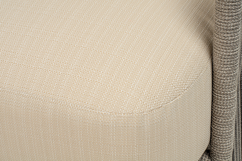 "Альбано" кресло плетеное из роупа, каркас алюминий светло-серый (RAL7035) муар, роуп серый меланж круглый, ткань Mossle светло-бежевая